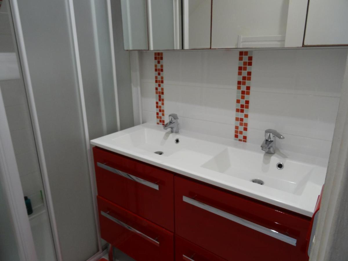 Maison D'Hotes Les Roses Tremieres Saclay Luaran gambar