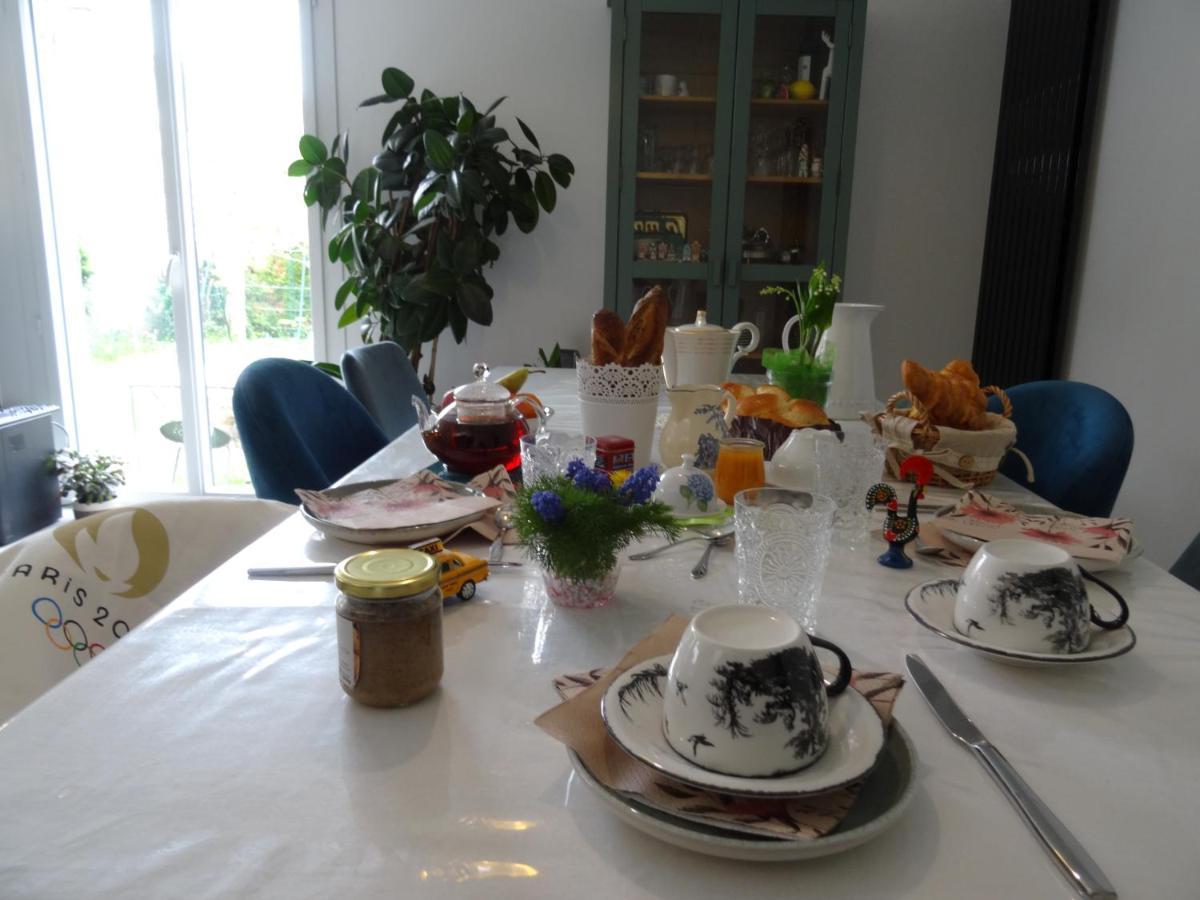 Maison D'Hotes Les Roses Tremieres Saclay Luaran gambar
